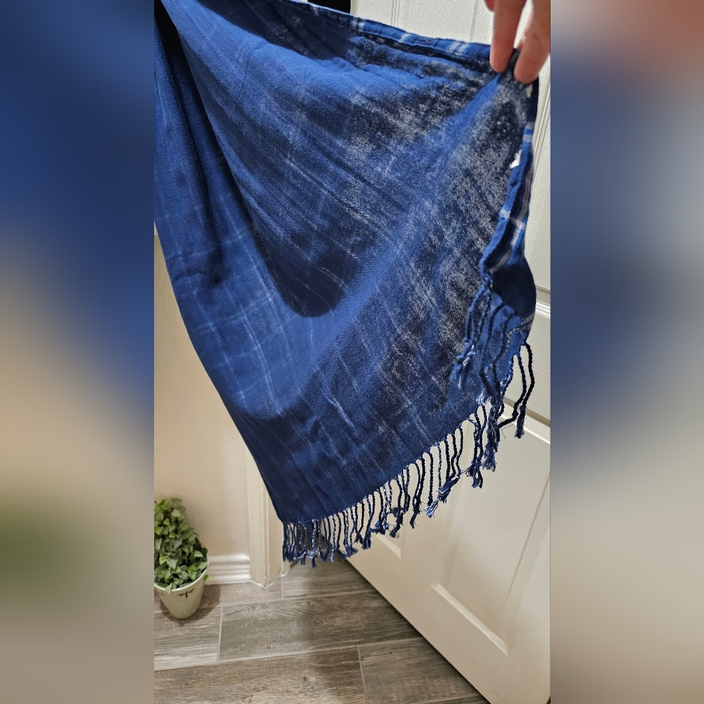 Pashmina Lightweight Cotton Wrap Shawl Royal Blue Plaid With Fringe EUC - Picture 5 of 8